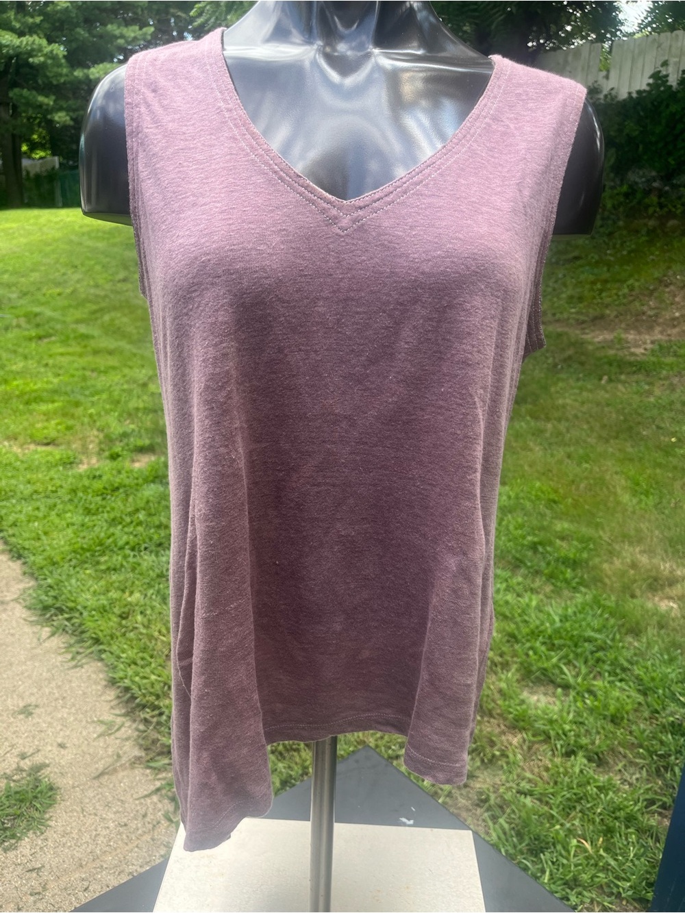 Market & Spruce Women's V-Neck Sleeveless Tank Top - Mauve w/ Silver detail